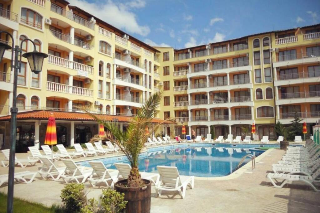 Уютные Апартаменты С Бассейном У Моря В Г. Солнечный Берег Sunny Beach Ngoại thất bức ảnh
